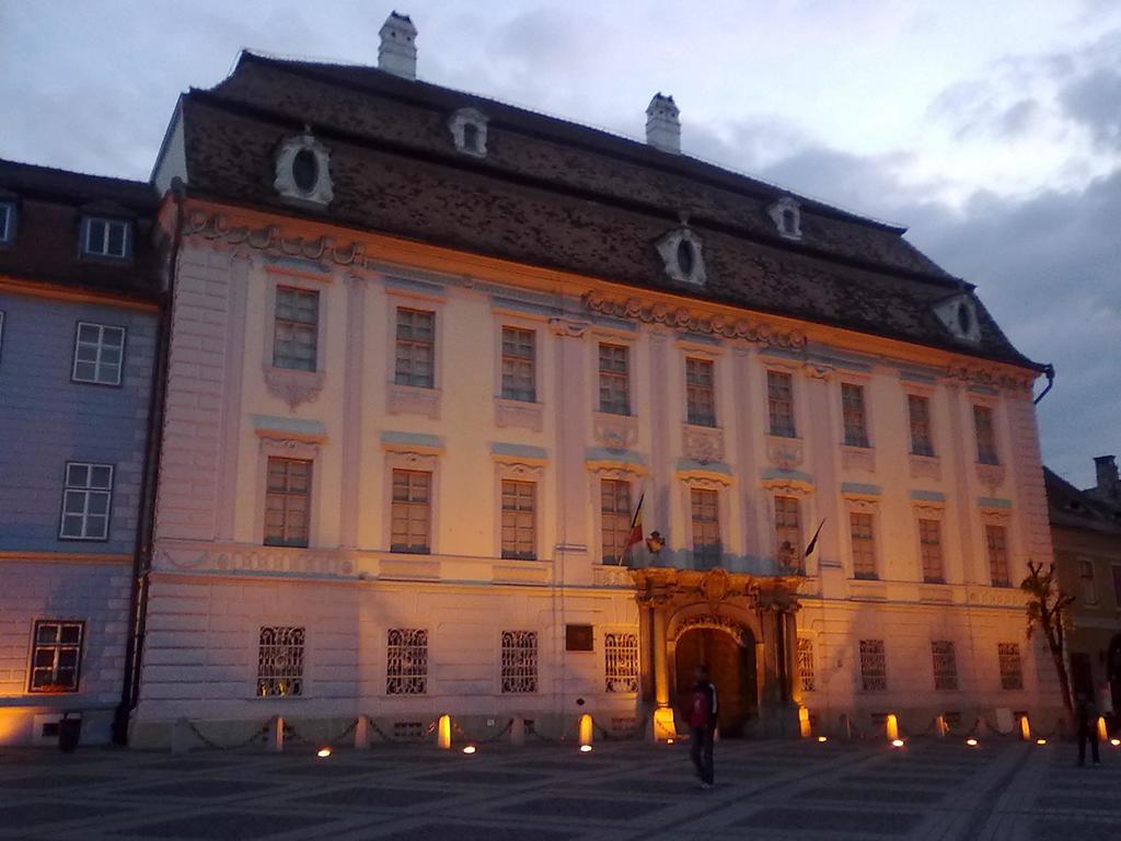 Central City Ap Sibiu Buitenkant foto