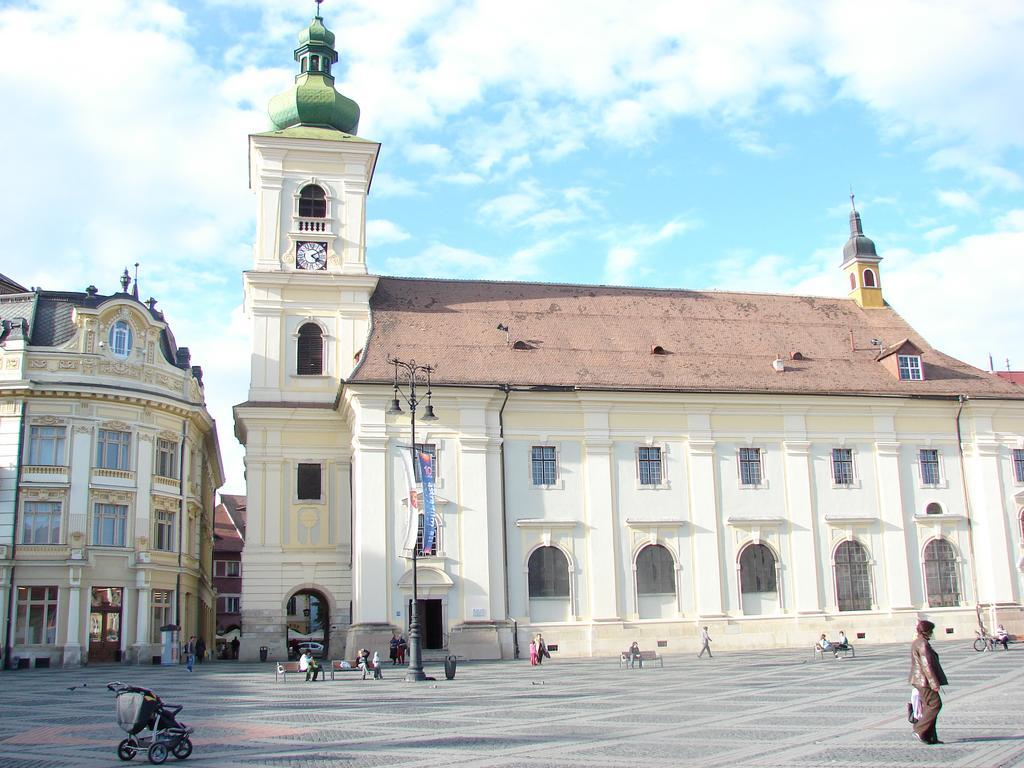 Central City Ap Sibiu Buitenkant foto
